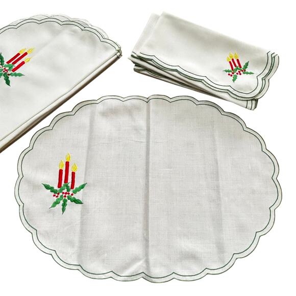 Vintage Christmas Set 4 embroidery placemats & napkins red candle holly berries - Picture 5 of 8